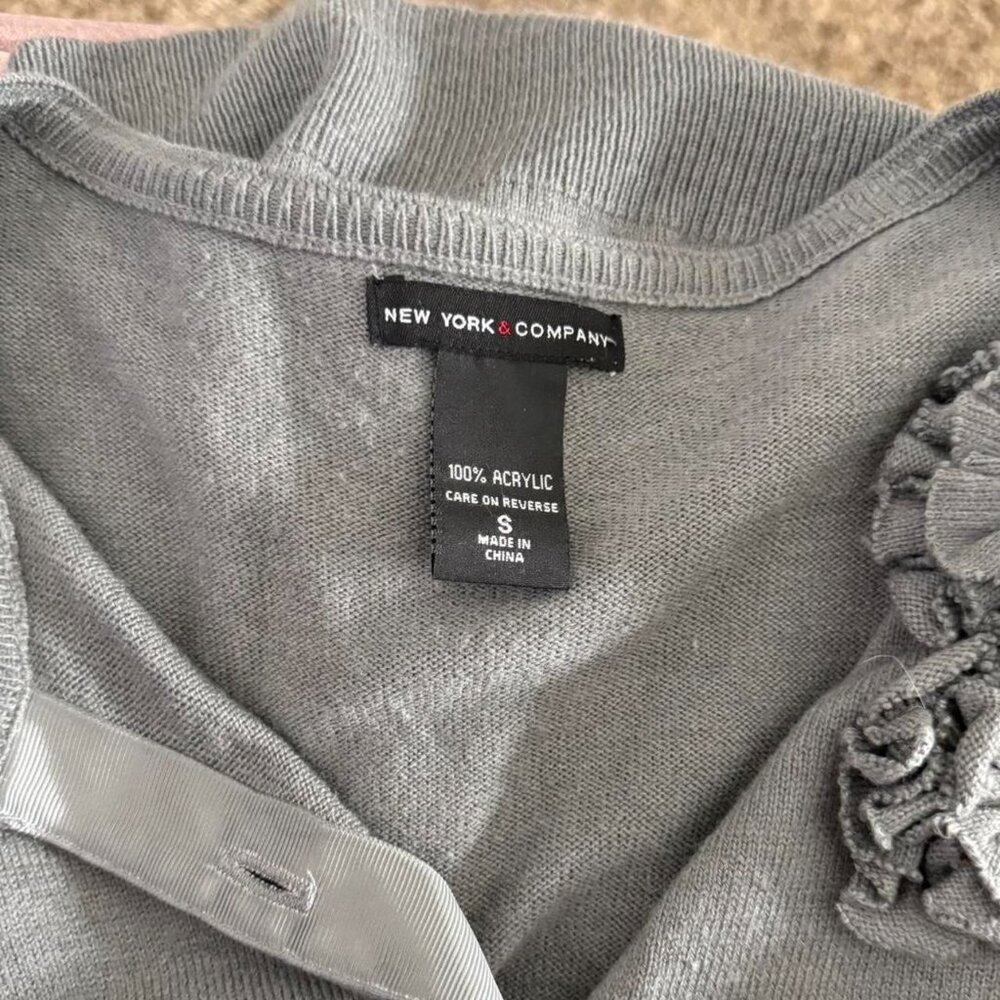 y2k dainty coquette girly grunge gray cardigan w floral rosettes - Picture 5 of 5